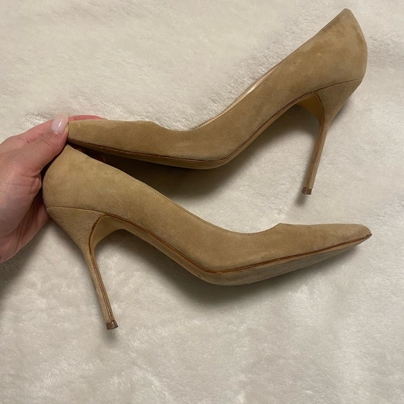 Manolo Blahnik Tan Suede Pumps - Picture 10 of 11